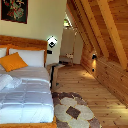 Guest house Astrit Villi Theth